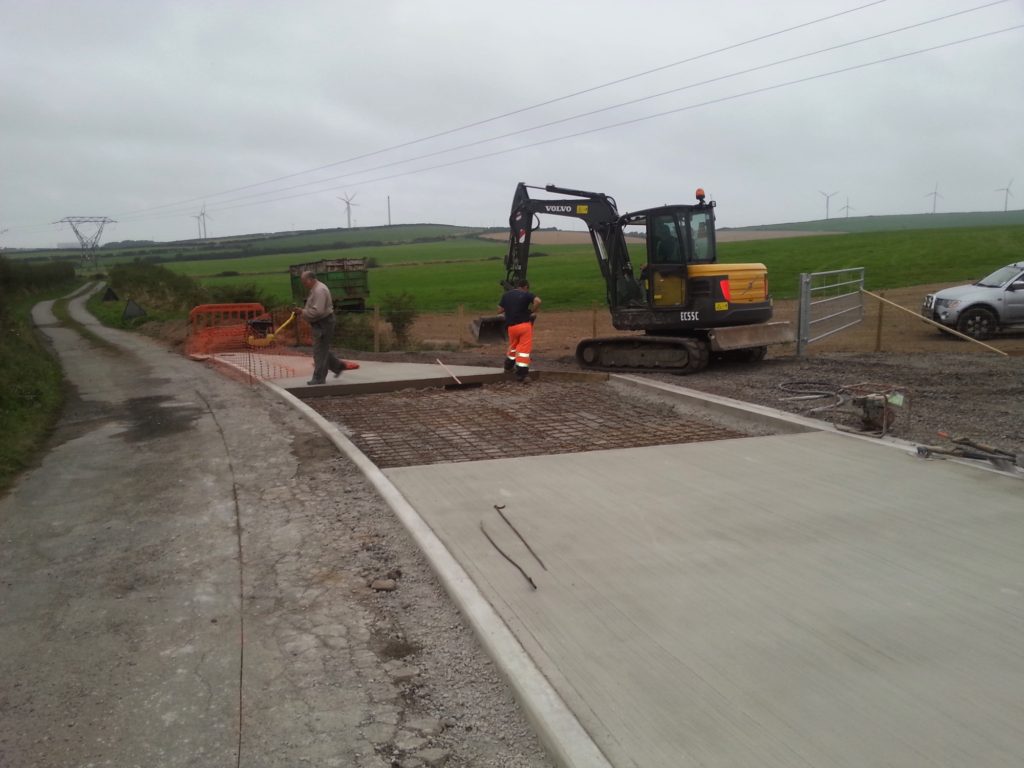 Laying reinforced concrete near Wylfa